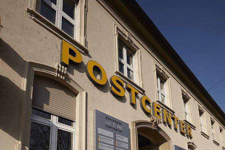 Postcenter – Eingang Luisenstraße